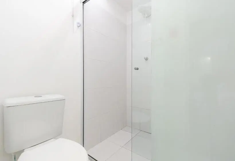 Standard Kolmen Hengen Huone, Veleiro