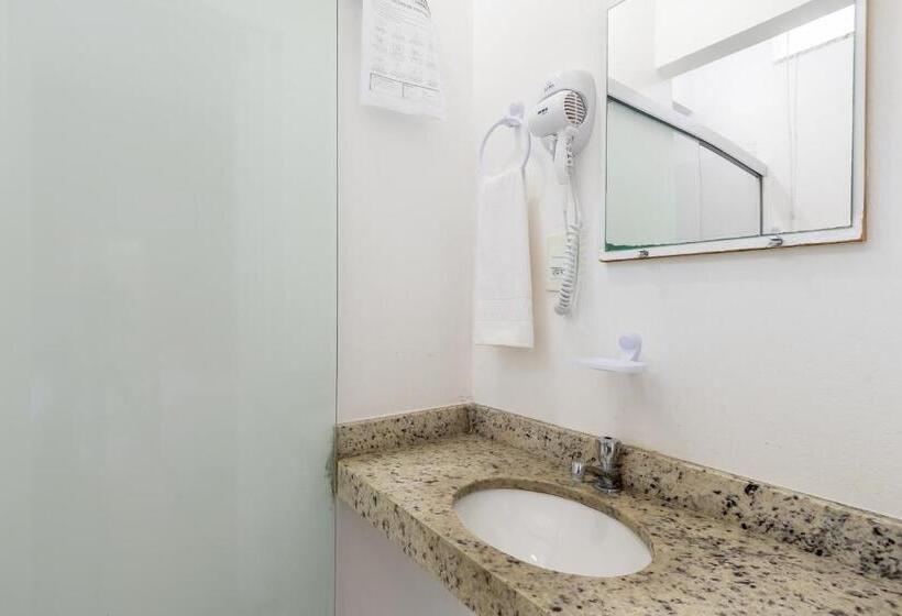 غرفة قياسية ثلاثية, Veleiro