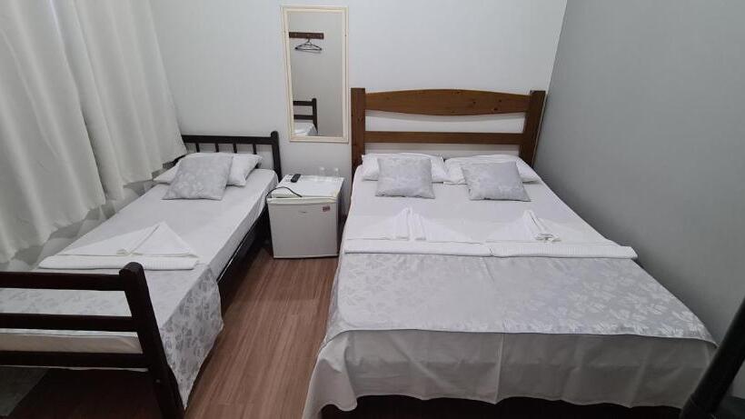 غرفة قياسية ثلاثية, Veleiro