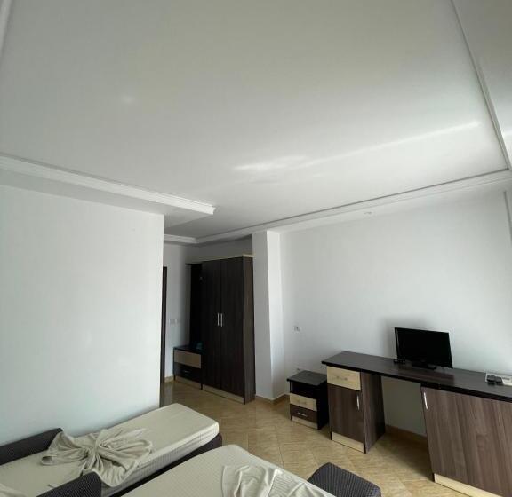 اتاق استاندارد سه نفره, Zverneci