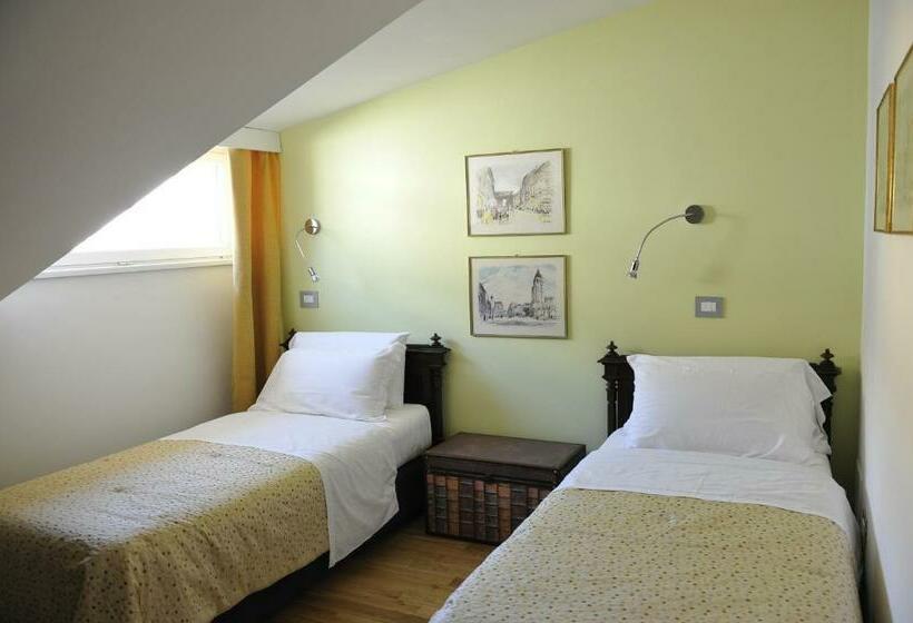 غرفة قياسية, Palazzo Del Senatore