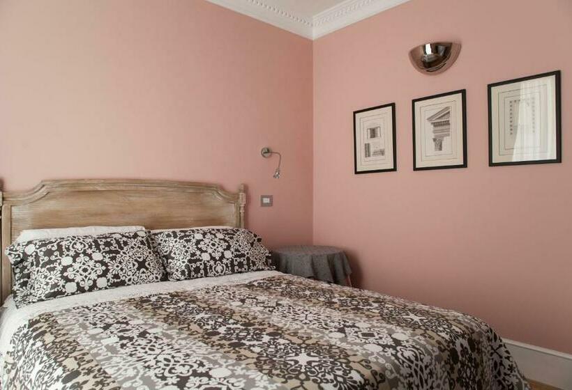 غرفة سوبيريور, Palazzo Del Senatore