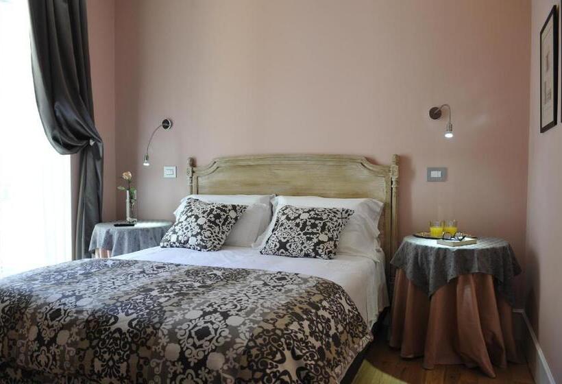 غرفة سوبيريور, Palazzo Del Senatore