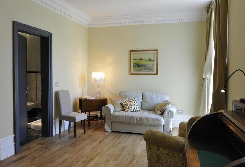 جناح, Palazzo Del Senatore