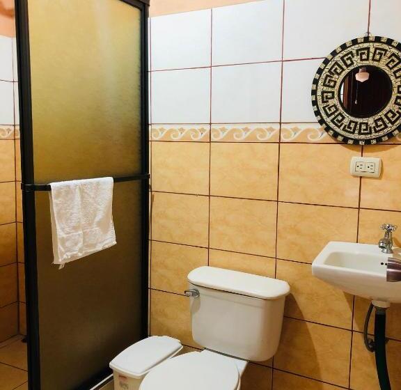 غرفة قياسية, Cabinas Lupita