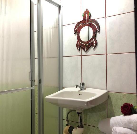 חדר סטנדרט חדר אמבטיה משותף, Cabinas Lupita
