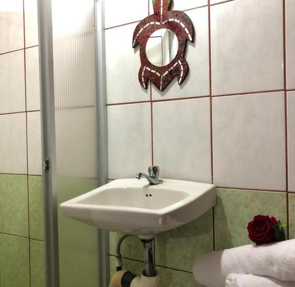 חדר סטנדרט חדר אמבטיה משותף, Cabinas Lupita