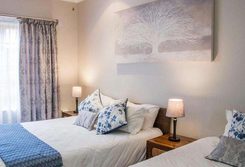 اتاق خانوادگی, Rozendal Guest House