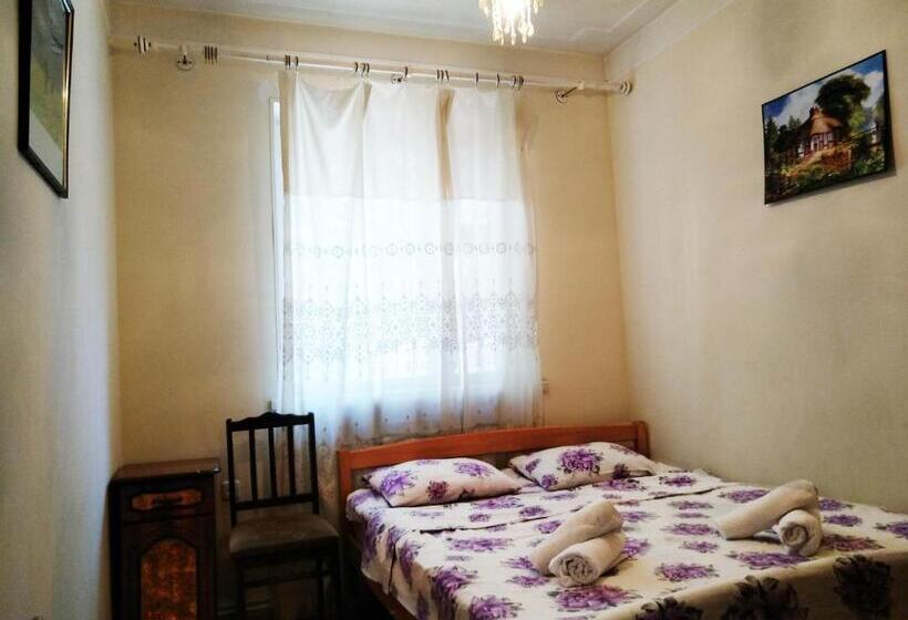 이코노미 룸, Hostel Sakharov & Tours