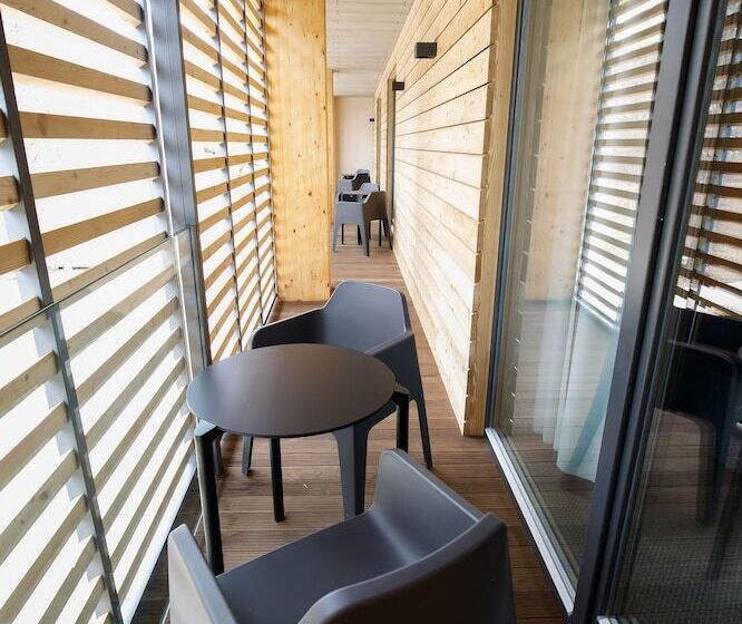 اتاق سوپریور با بالکن, Château Gbeľany