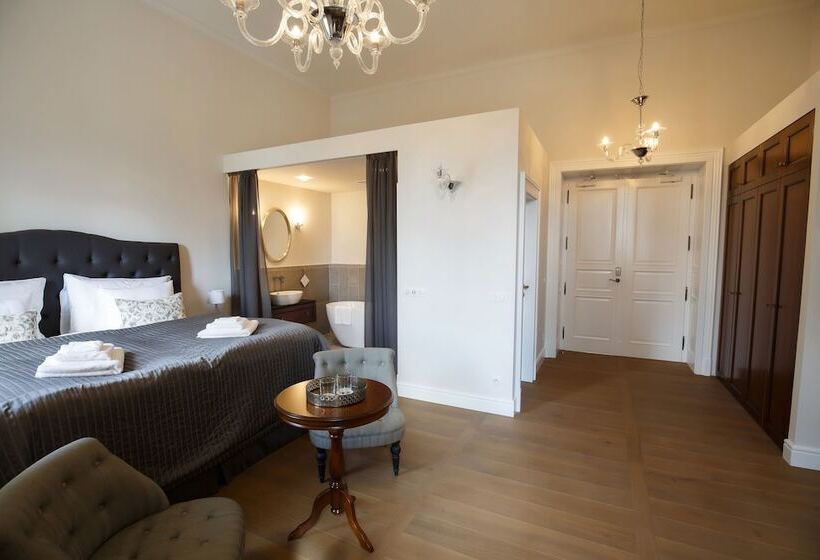 اتاق لوکس, Château Gbeľany