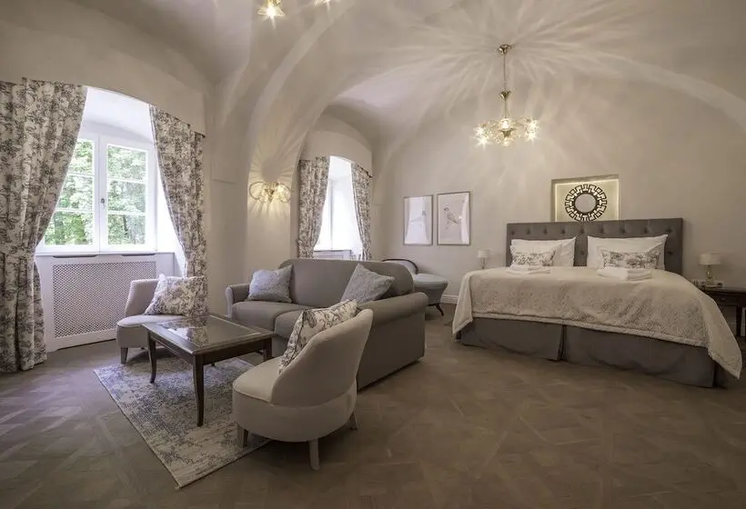اتاق لوکس, Château Gbeľany