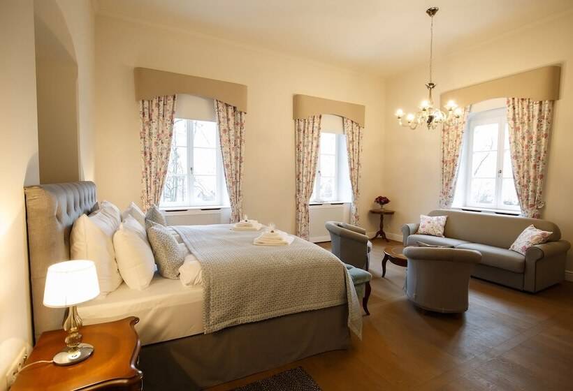 اتاق لوکس, Château Gbeľany