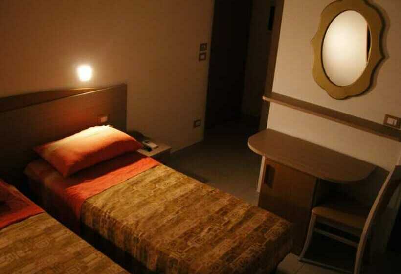 4인용 스탠다드 룸, Eva