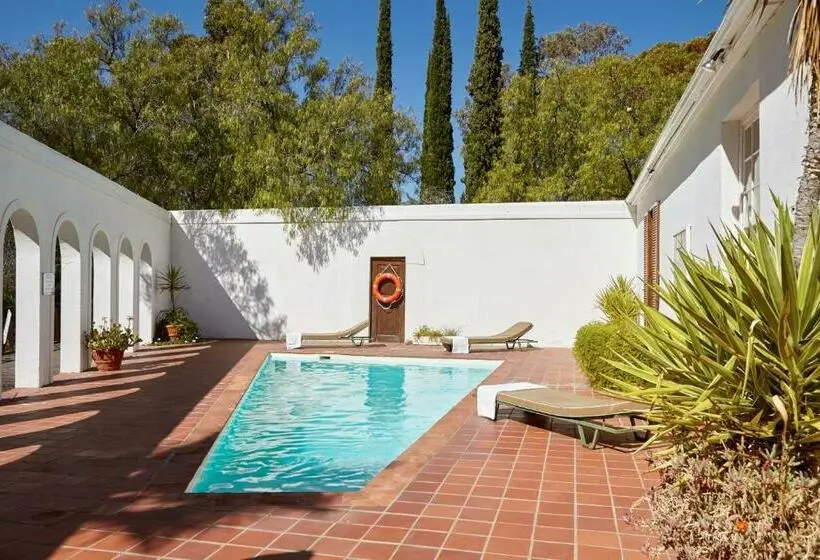 Suite with Pool, Lord Milner
