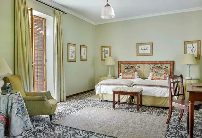 Suite with Pool, Lord Milner