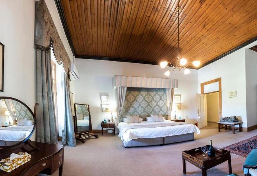 غرفة سوبيريور, Lord Milner