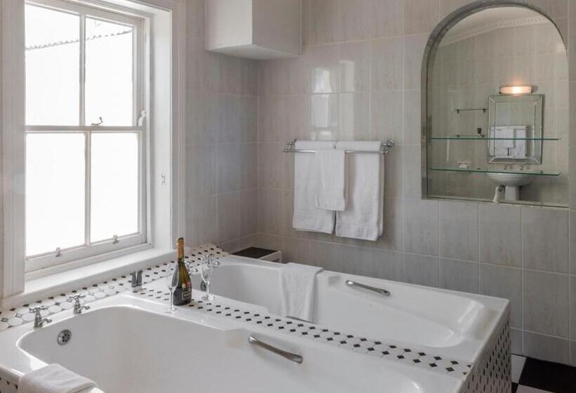 غرفة سوبيريور, Lord Milner