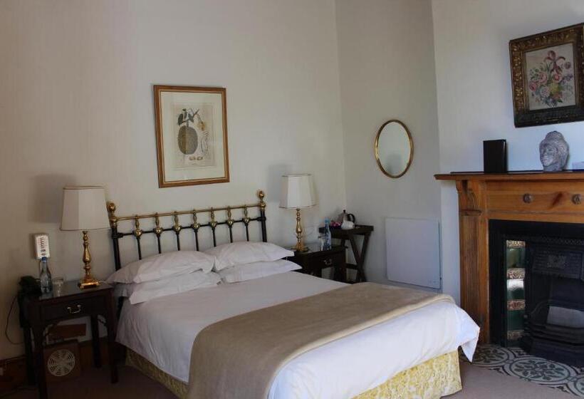 غرفة سوبيريور, Lord Milner