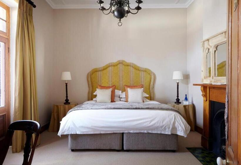 غرفة ديلوكس, Lord Milner