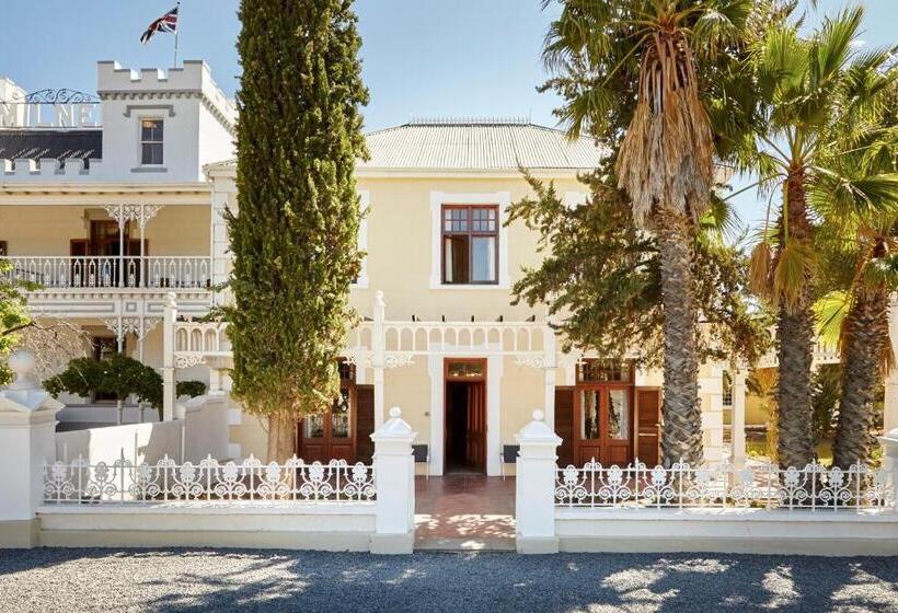 غرفة ديلوكس, Lord Milner