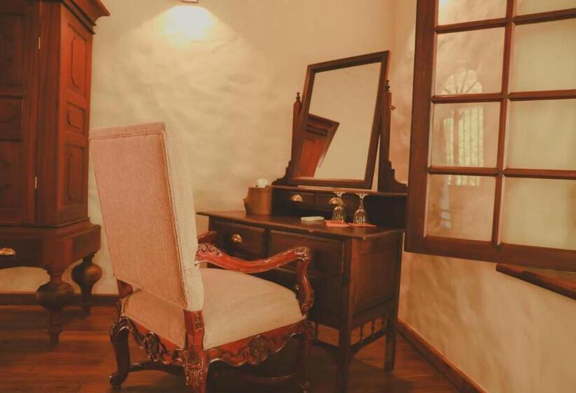 豪华房间, Pedlars Manor