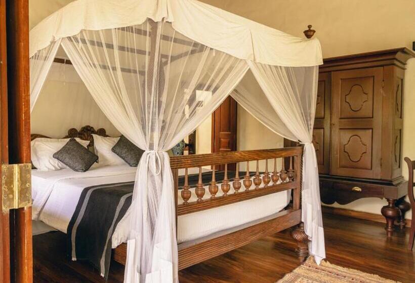 Номер Deluxe, Pedlars Manor