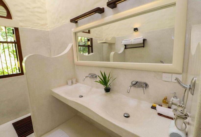 Номер Deluxe, Pedlars Manor
