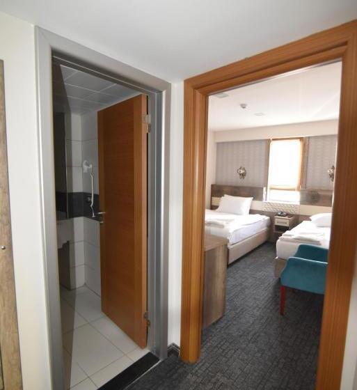 غرفة ديلوكس ثلاثية, Saltuk