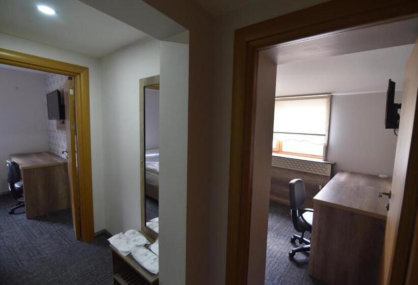 غرفة ديلوكس عائلية, Saltuk