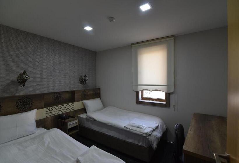 غرفة ديلوكس عائلية, Saltuk