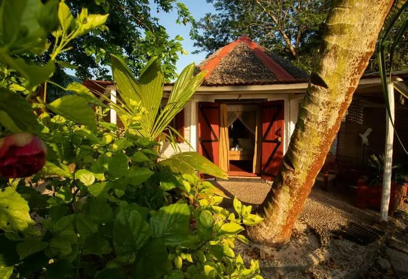 بانگلوی استاندارد, Villas De Vohilava