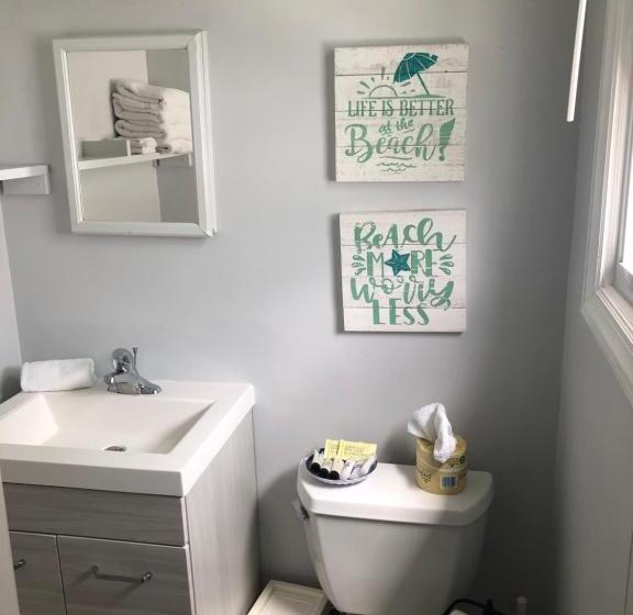 جناح, Boardwalk Beach Inn