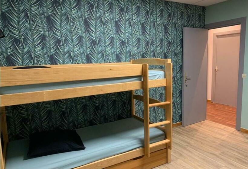 غرفة قياسية رباعية, Caplandes