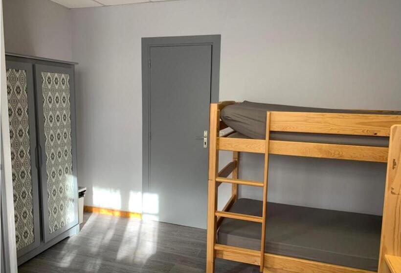 غرفة قياسية رباعية, Caplandes