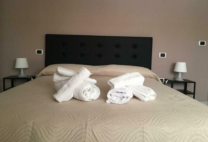 اتاق دوبلکس, La Corte Del Re Borbone