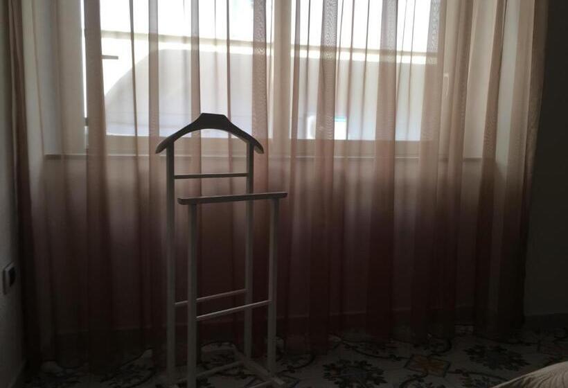 اتاق دوبلکس, La Corte Del Re Borbone