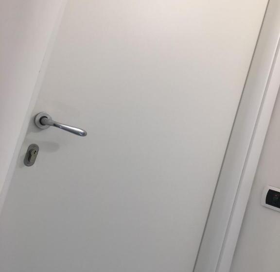 اتاق دوبلکس, La Corte Del Re Borbone