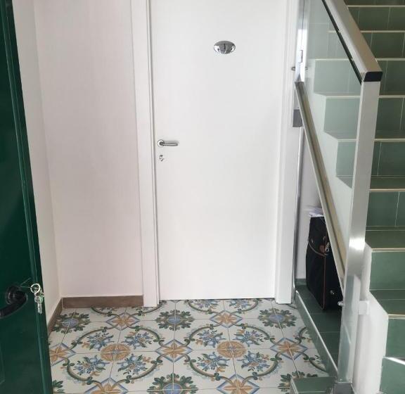 اتاق استاندارد, La Corte Del Re Borbone