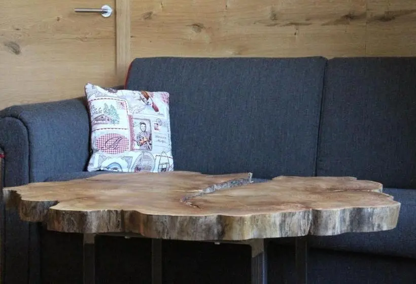 Perhestudio, Alpen Suites Brandnertal