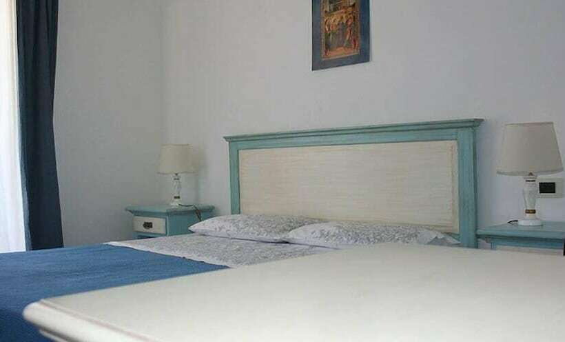 이코노미 룸, Celeste