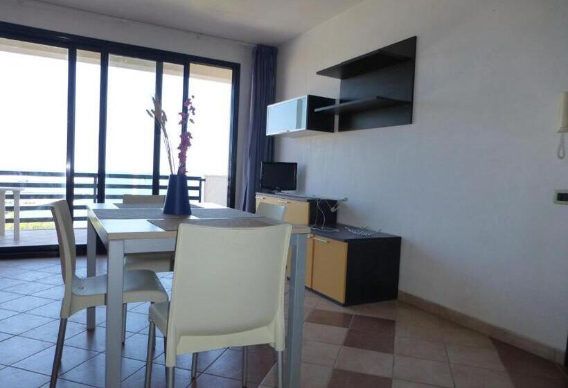 침실 2개 아파트, Celeste