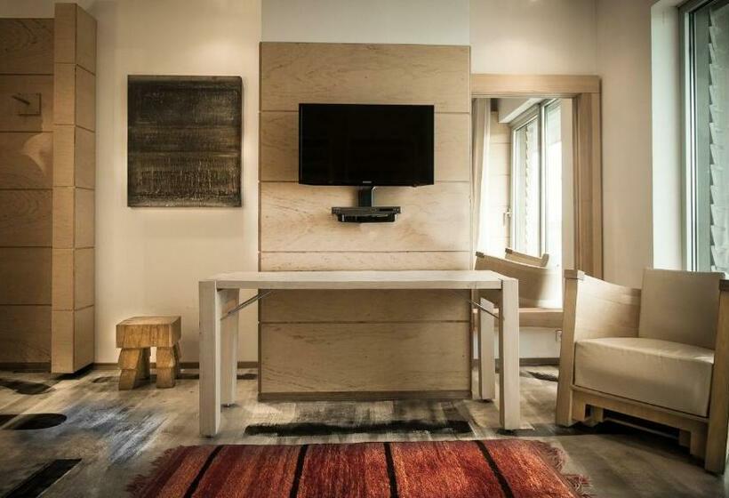 Номер Deluxe, Galery69