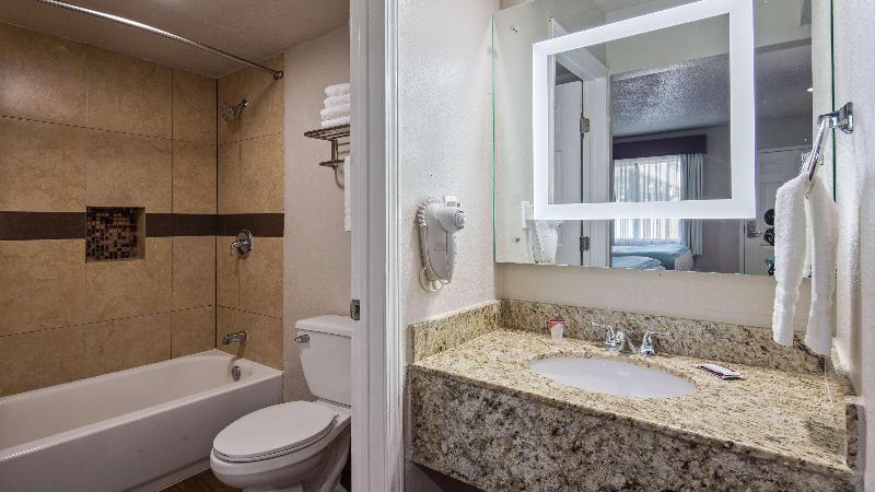 غرفة قياسية سرير كينج, Surestay Hotel Laredo By Best Western