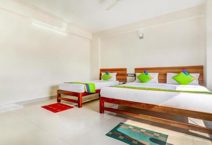 Deluxe-huone, Treebo Atithi Comforts, 1 Km From Nisargadhama Forest