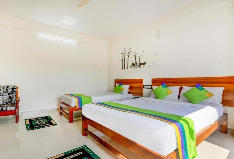 Deluxe-huone, Treebo Atithi Comforts, 1 Km From Nisargadhama Forest