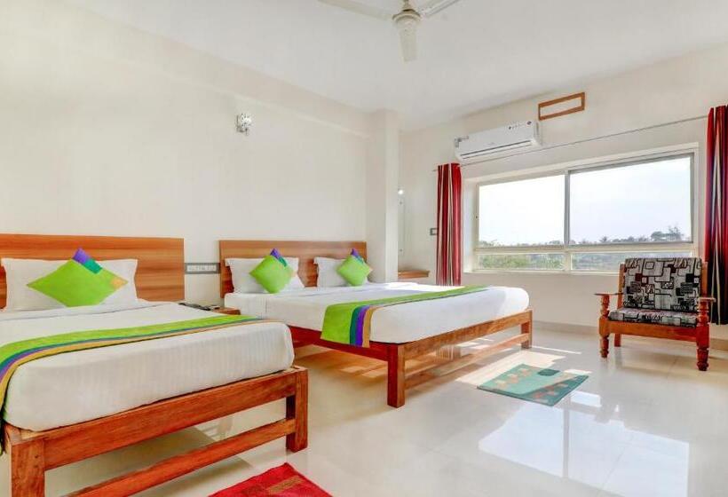 Deluxe-huone, Treebo Atithi Comforts, 1 Km From Nisargadhama Forest