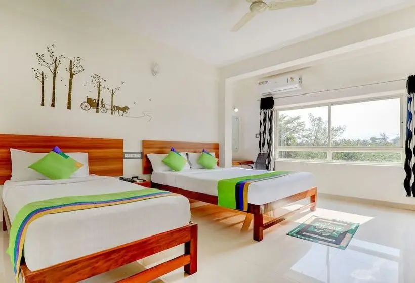 デラックスルーム, Treebo Atithi Comforts, 1 Km From Nisargadhama Forest