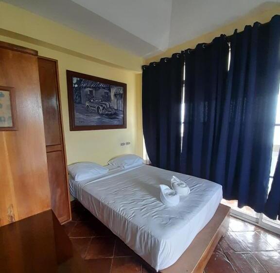 スタンダードスタジオ, Las Palmeras By Graziano