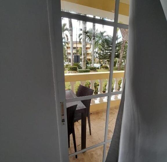 スタンダードルーム, Las Palmeras By Graziano